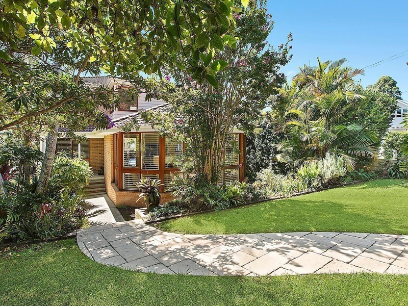 2 Roches Avenue, Bayview NSW 2104