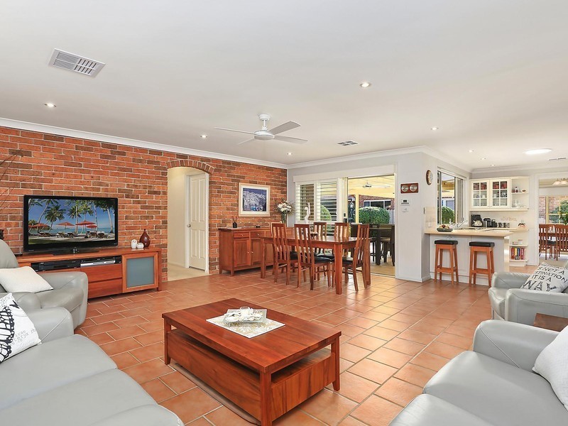 15 Hallstrom Place, Mona Vale NSW 2103