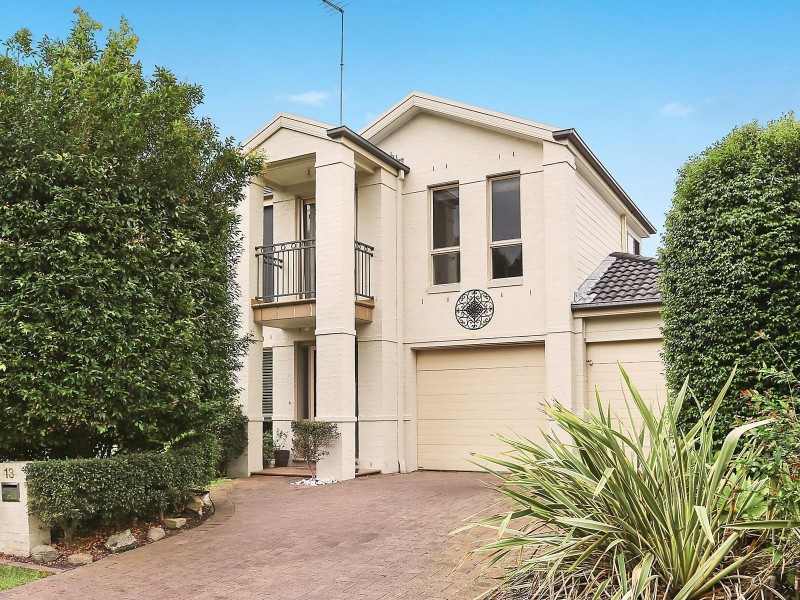 13 Lorikeet Grove, Warriewood NSW 2102