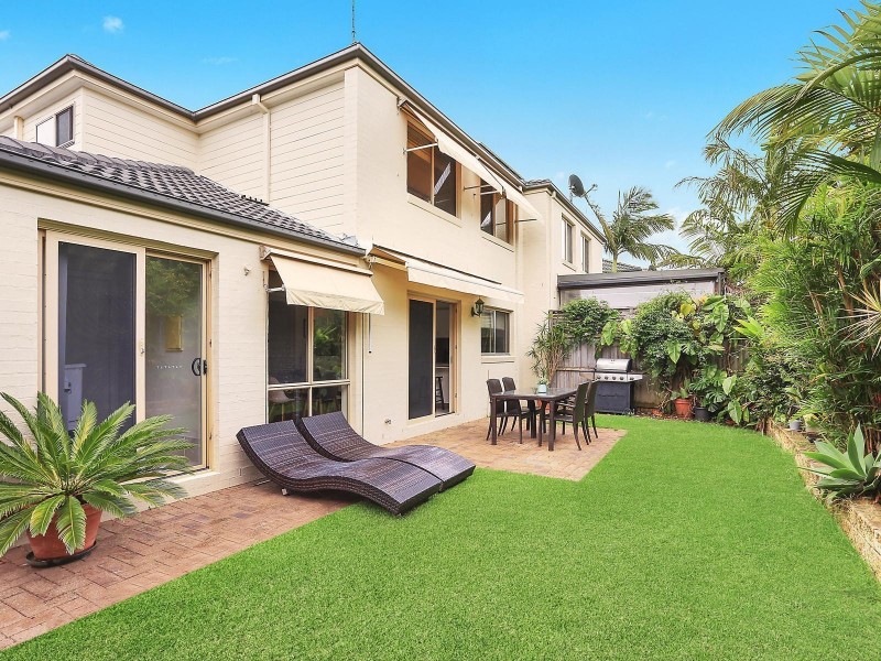 13 Lorikeet Grove, Warriewood NSW 2102