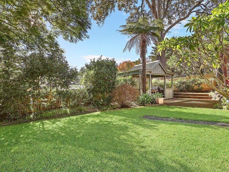 8 Windarra Crescent, Wahroonga NSW 2076