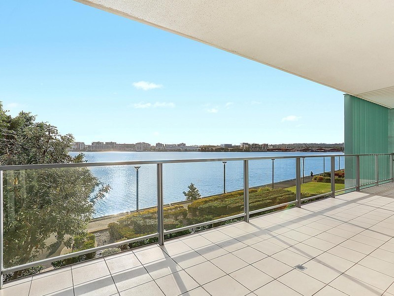 201/4 Lewis Avenue, Rhodes NSW 2138