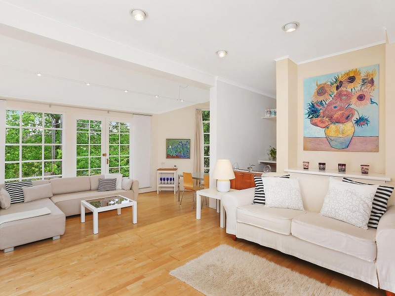 8 Livingstone Place, Mount Colah NSW 2079