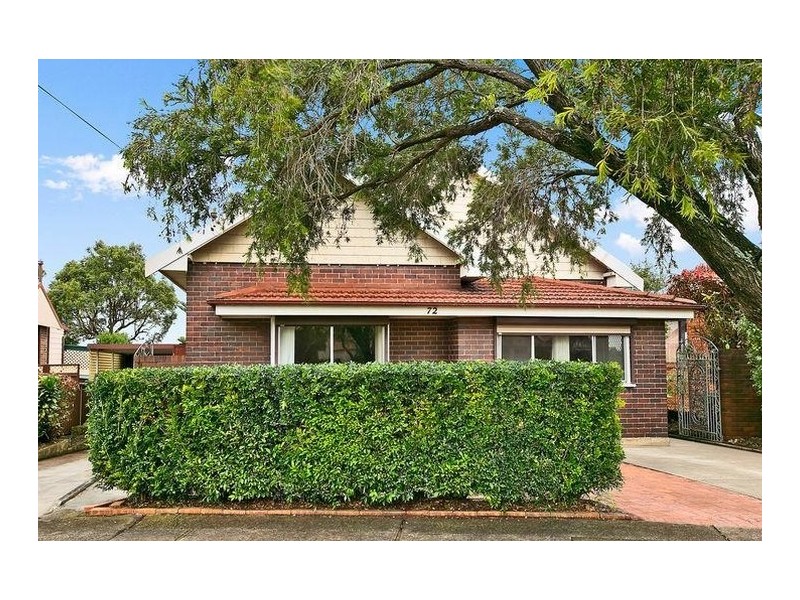 72 Minnamorra Avenue, Earlwood NSW 2206