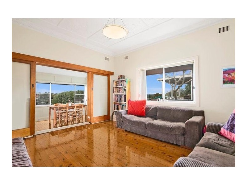 72 Minnamorra Avenue, Earlwood NSW 2206