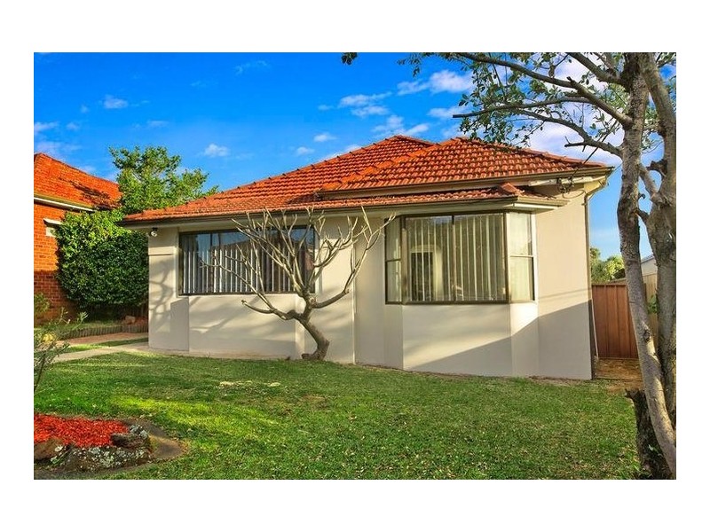 25 Kinsel Avenue, Kingsgrove NSW 2208