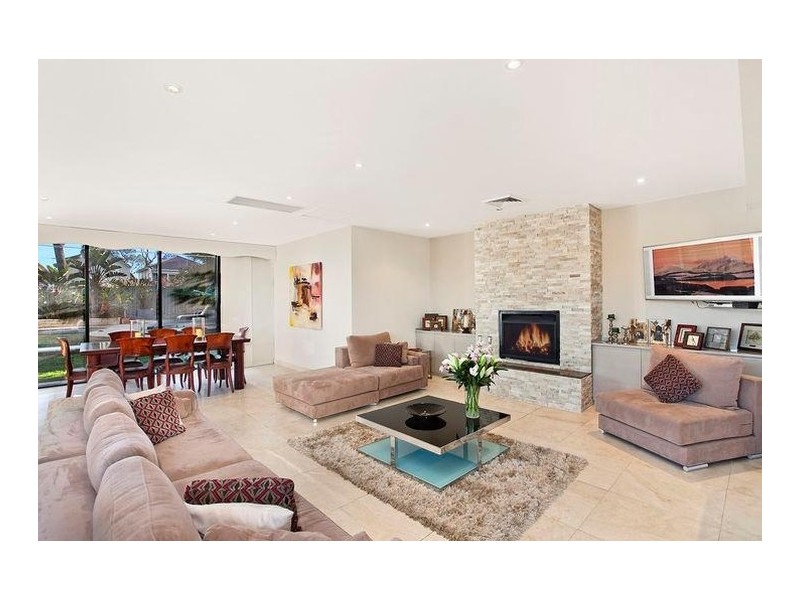 9 Belgrave Esplanade, Sylvania NSW 2224