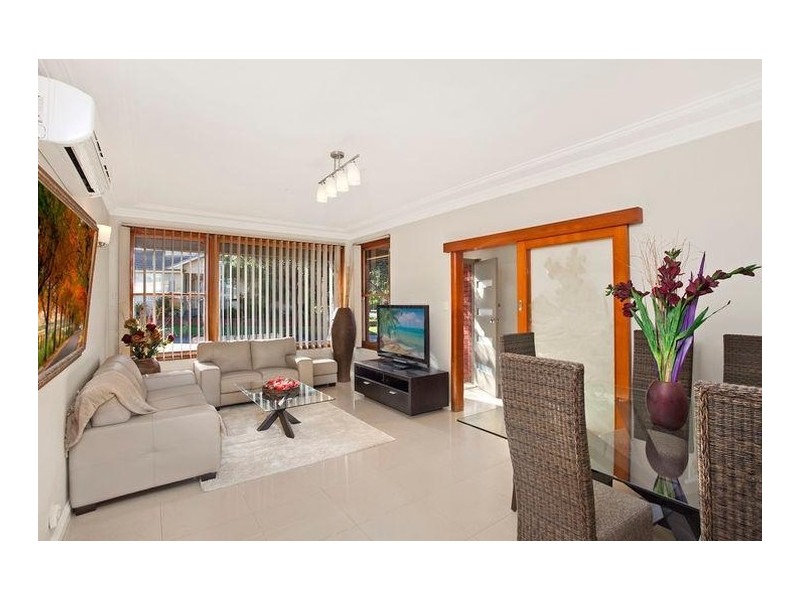 9 Wiggins Avenue, Beverly Hills NSW 2209