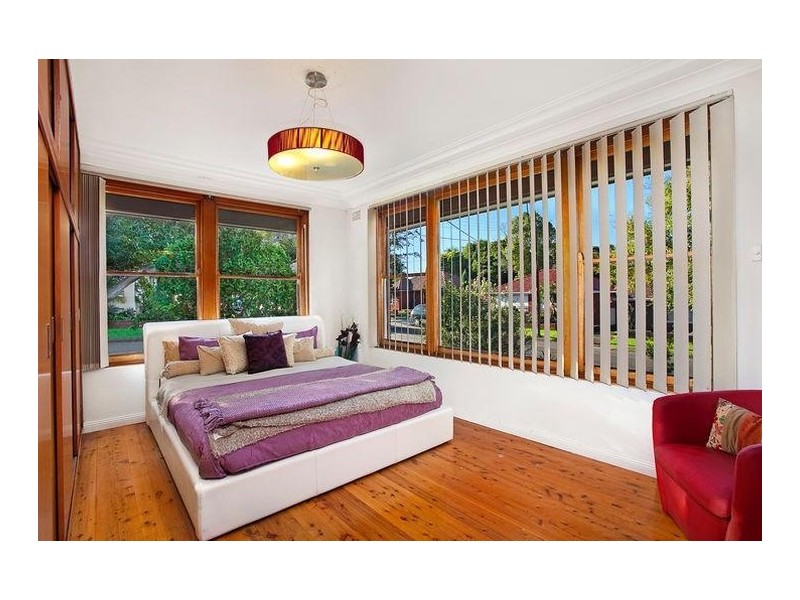 9 Wiggins Avenue, Beverly Hills NSW 2209