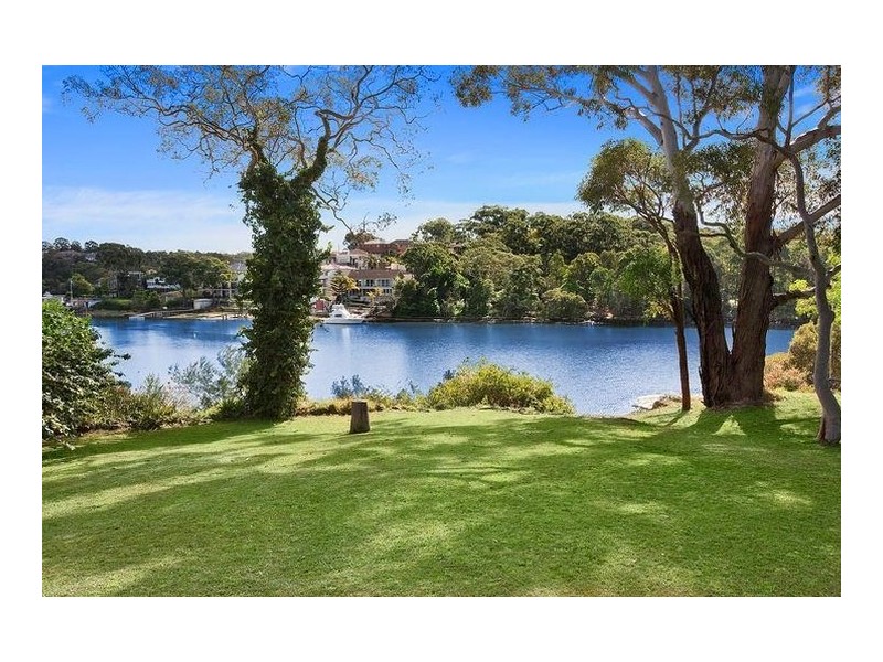 239 Connells Point Road, Connells Point NSW 2221