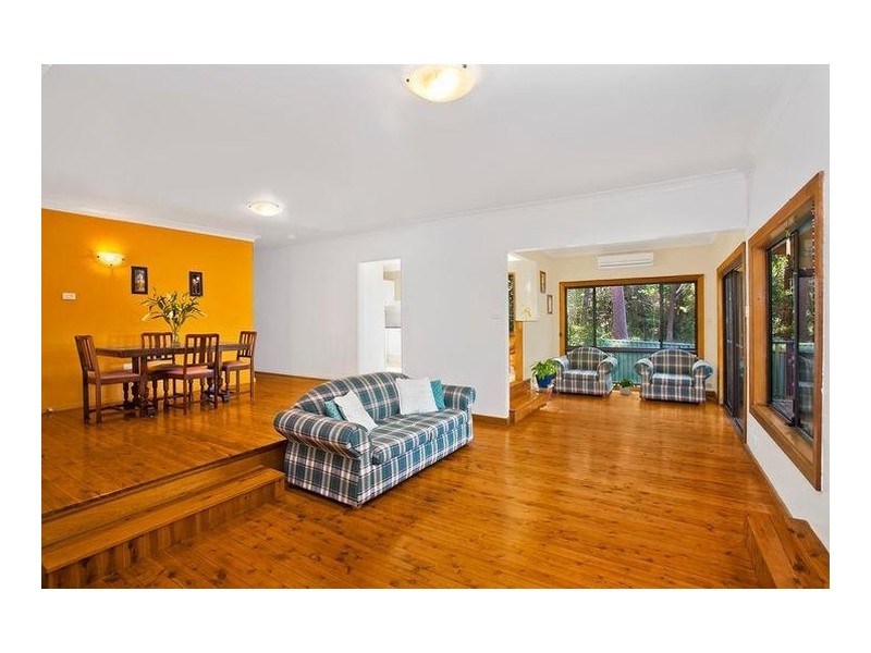 18 Ballanda Avenue, Lugarno NSW 2210