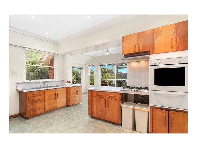 18 Pleasant Way, Blakehurst NSW 2221