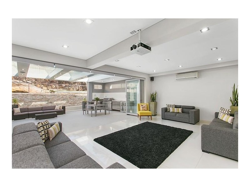 15 Torrens Street, Blakehurst NSW 2221