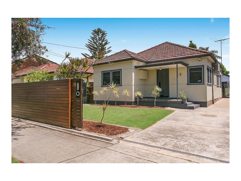 29 Canarys Road, Roselands NSW 2196