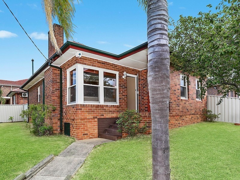 17 Margaret Street, Kingsgrove NSW 2208