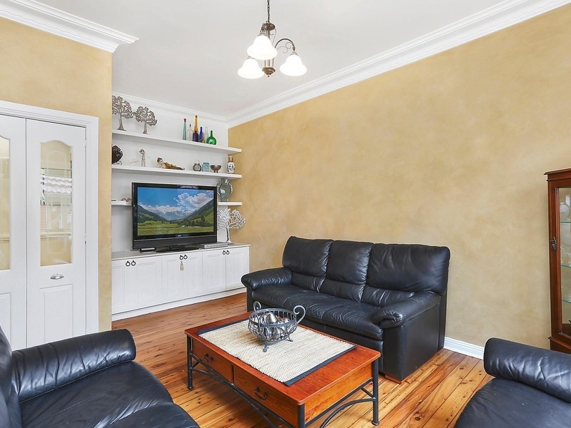 36 Earlwood Crescent, Bardwell Park NSW 2207