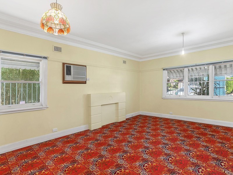 8 Smiths Avenue, Hurstville NSW 2220