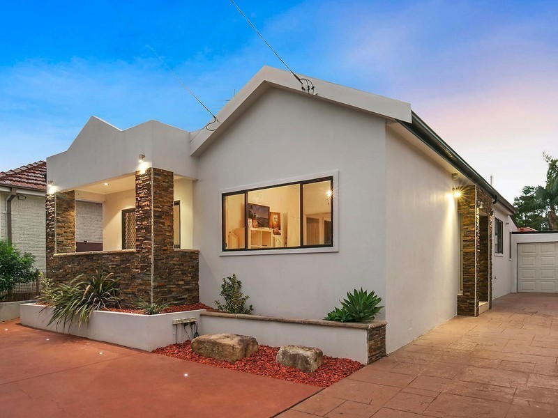 13 Bonalbo Street, Kingsgrove NSW 2208