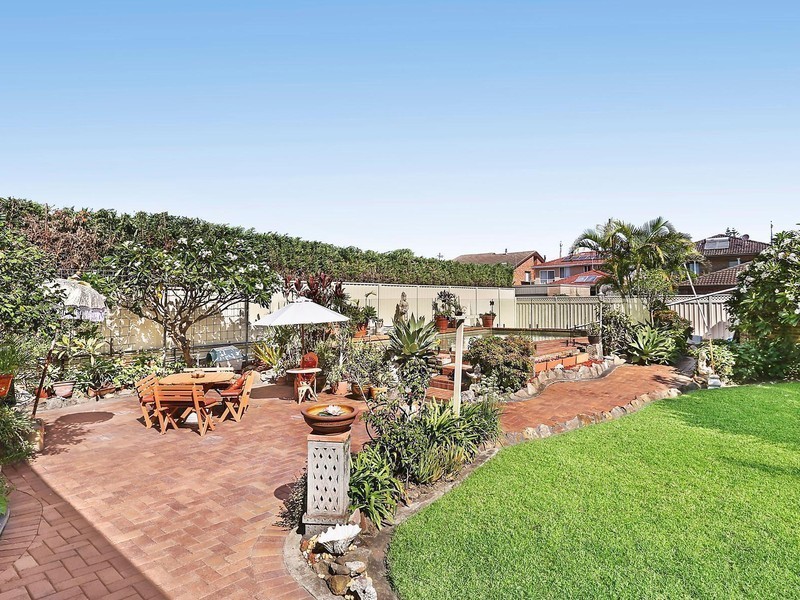 35 Bonanza Parade, Sans Souci NSW 2219