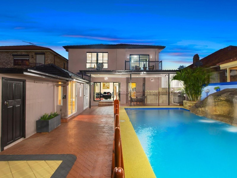 13 Beresford Parade, Kingsgrove NSW 2208