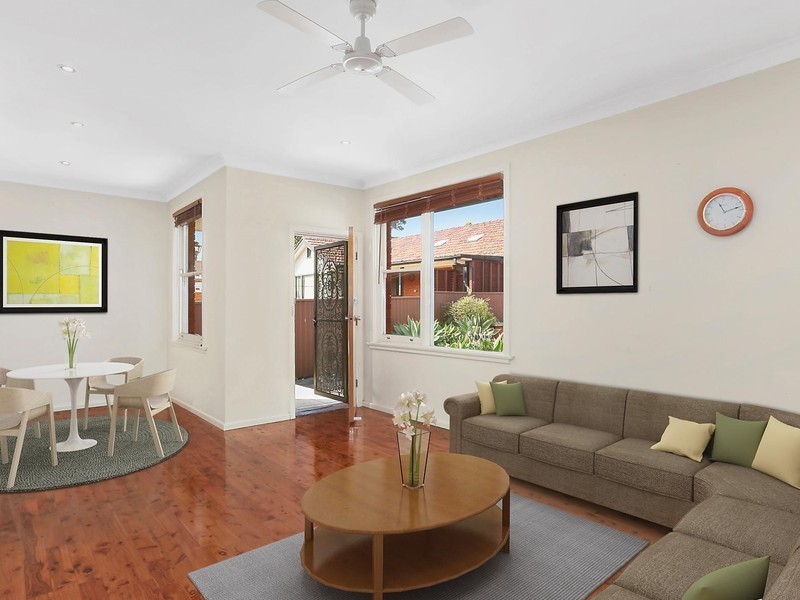 3/4 Elizabeth Street, Kingsgrove NSW 2208
