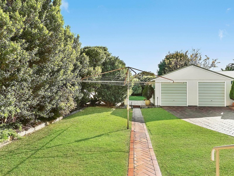 5 Carruthers Drive, Dolls Point NSW 2219