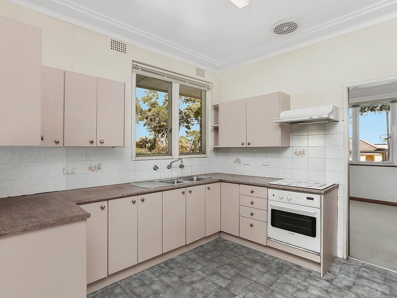 42 Stuart Street, Blakehurst NSW 2221