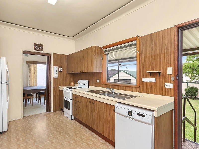 11 Tonitto Avenue, Peakhurst NSW 2210