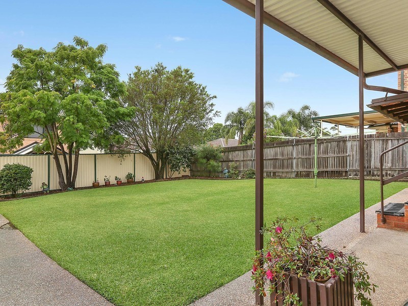 11 Tonitto Avenue, Peakhurst NSW 2210