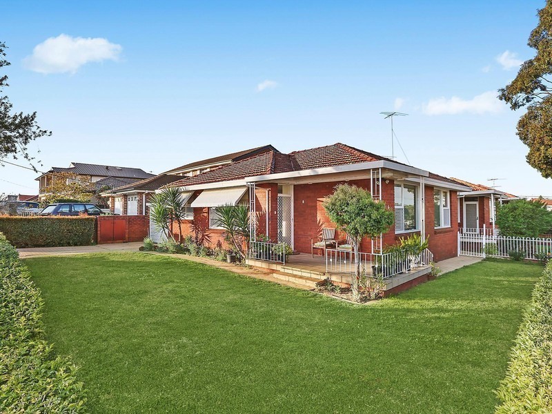 1/2 Alston Street, Bexley North NSW 2207