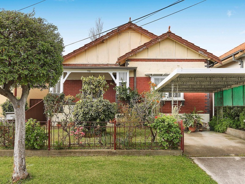 98 Gloucester Road, Hurstville NSW 2220
