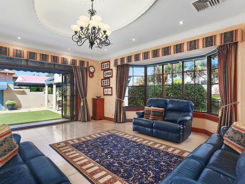 24 Currawang Street, Carss Park NSW 2221