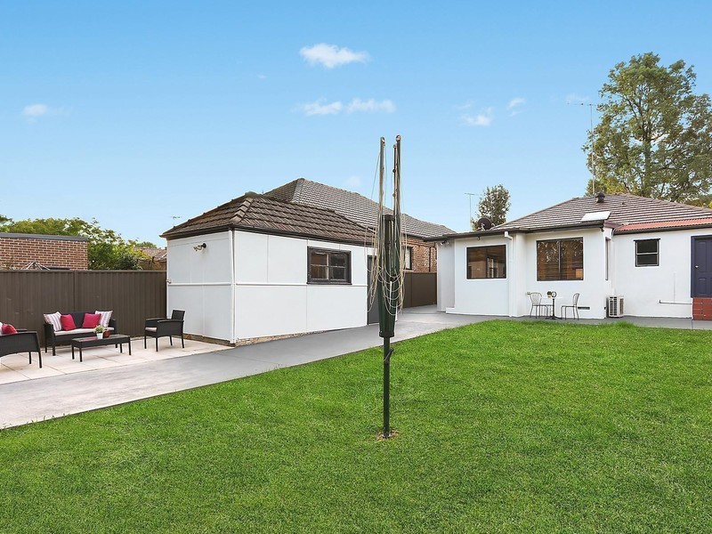 10 Warejee Street, Kingsgrove NSW 2208