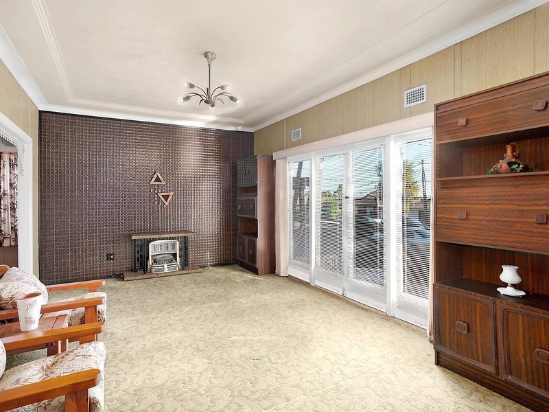 10 Narramore Street, Kingsgrove NSW 2208