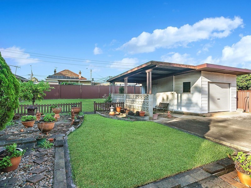 10 Narramore Street, Kingsgrove NSW 2208