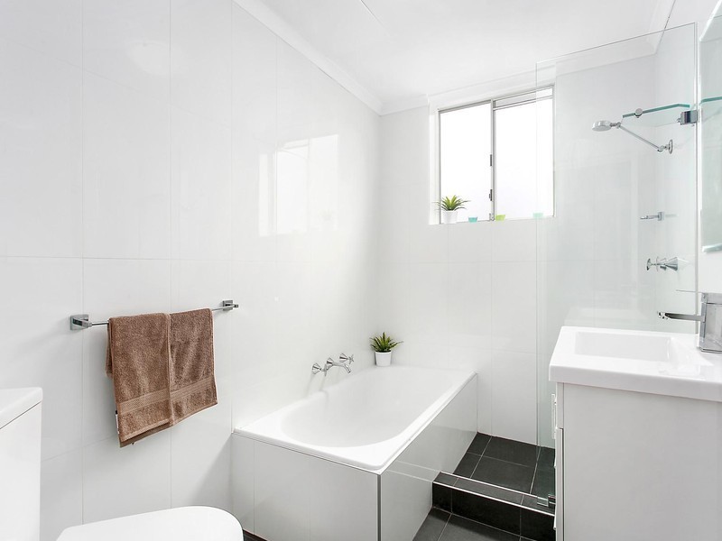 2/20 Kingsland Road, Bexley NSW 2207