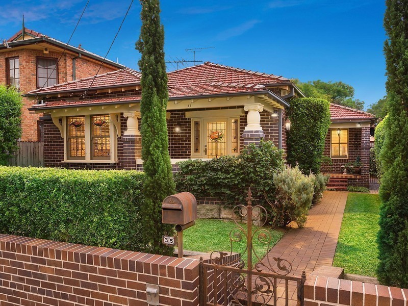 35 Tanner Avenue, Carlton NSW 2218