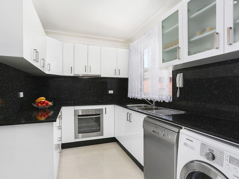 4/1 Gray Crescent, Eastlakes NSW 2018