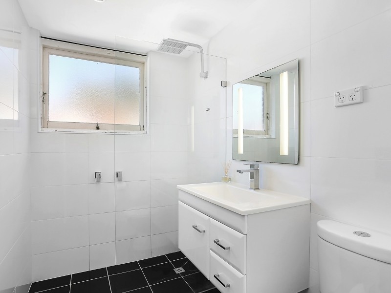 4/1 Gray Crescent, Eastlakes NSW 2018