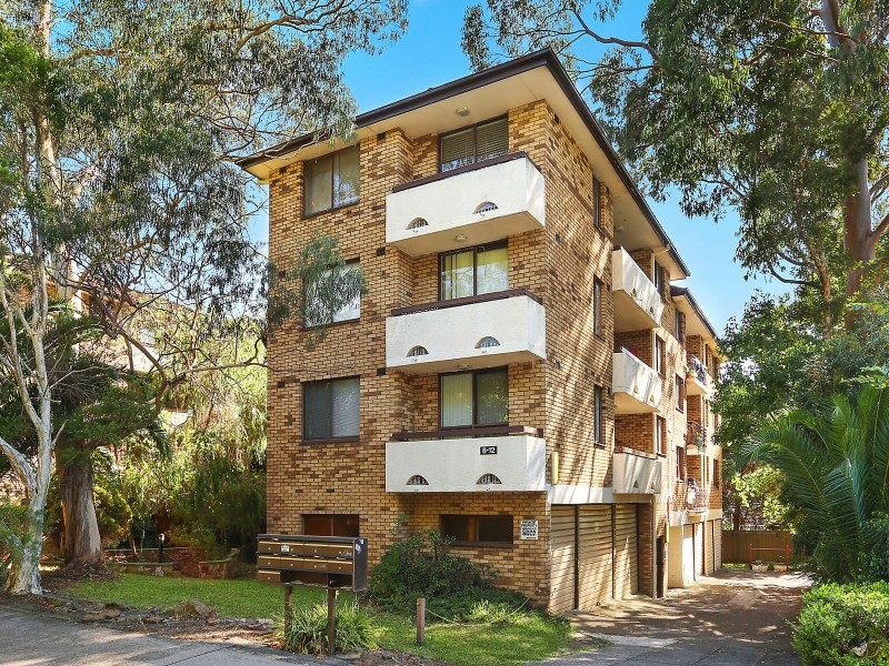 2/8 Gloucester Road, Hurstville NSW 2220