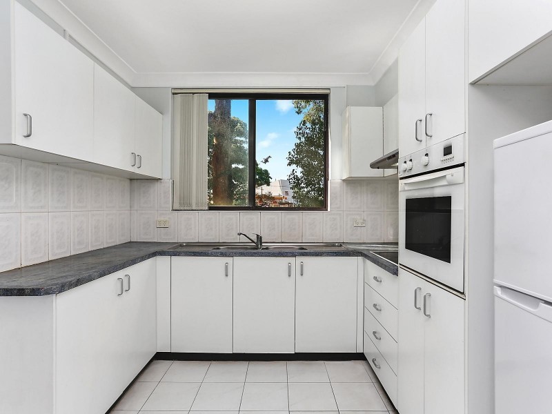 2/8 Gloucester Road, Hurstville NSW 2220
