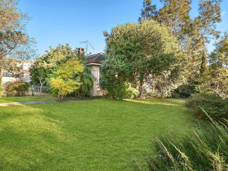13 Pearce Avenue, Peakhurst NSW 2210