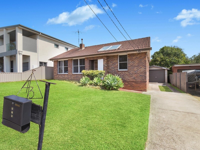 43 Jacques Avenue, Peakhurst NSW 2210