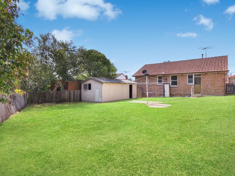 43 Jacques Avenue, Peakhurst NSW 2210