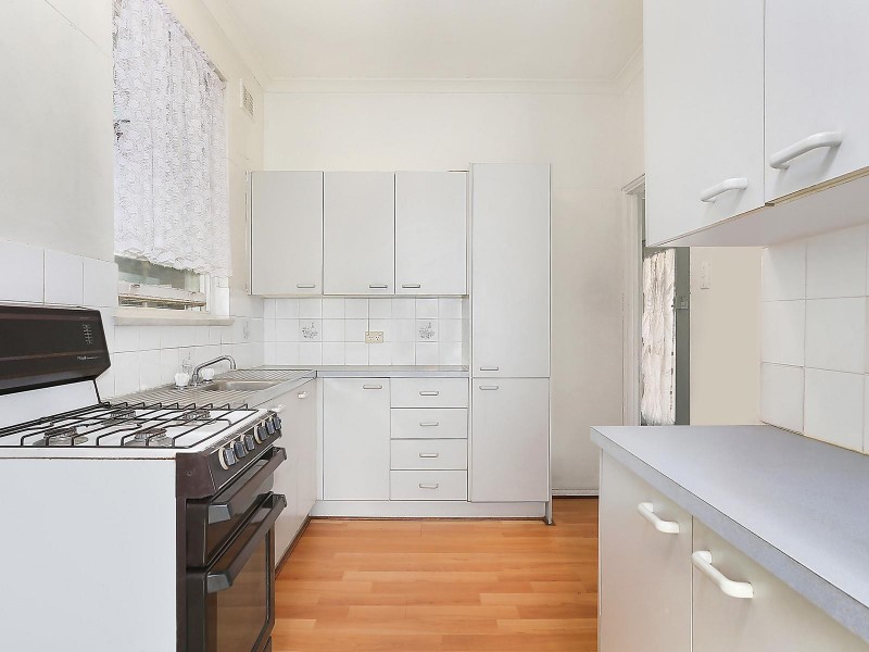 18 Thomas Street, Hurstville NSW 2220