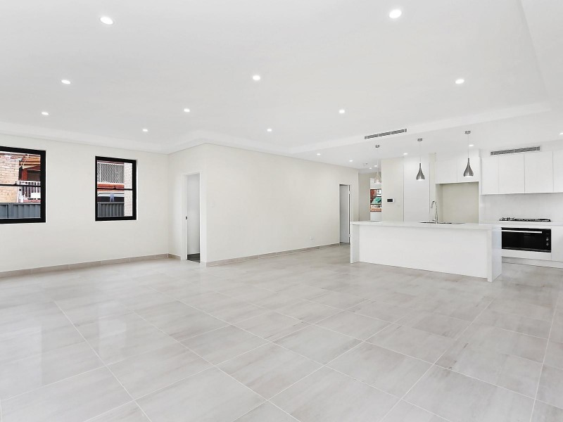 8 Smiths Avenue, Hurstville NSW 2220