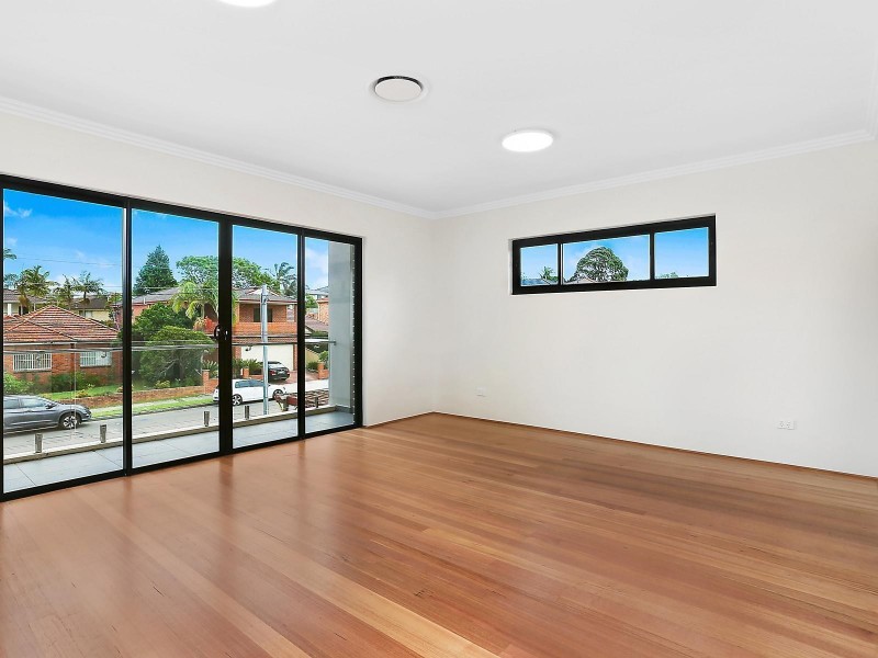 8 Smiths Avenue, Hurstville NSW 2220