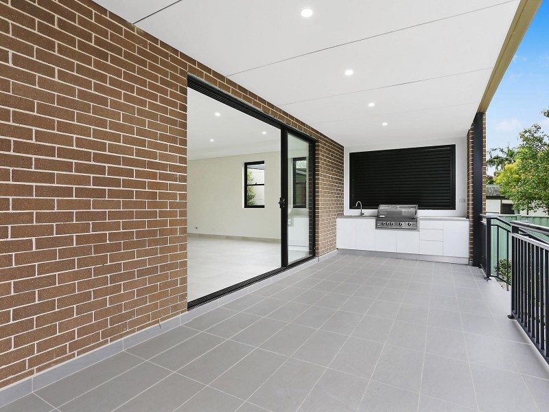 8 Smiths Avenue, Hurstville NSW 2220