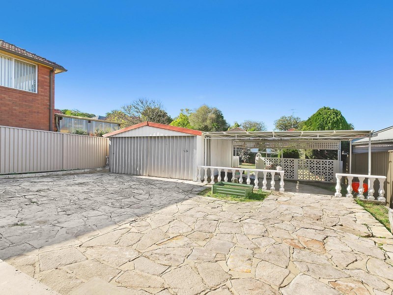 32 Arinya Street, Kingsgrove NSW 2208