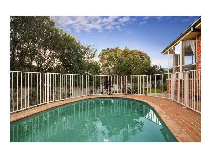 34 Thames Drive, Erina NSW 2250